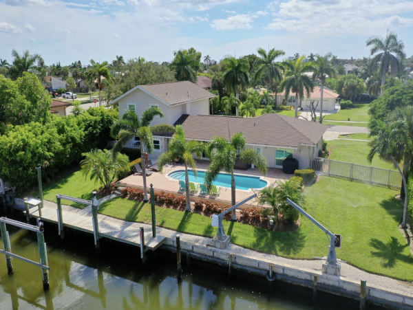 Canal Front 4 Bedroom Vacation Home Sleeps 10 Marco Island